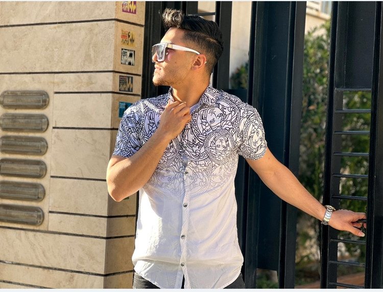 نمای جلو پیراهن هاوایی