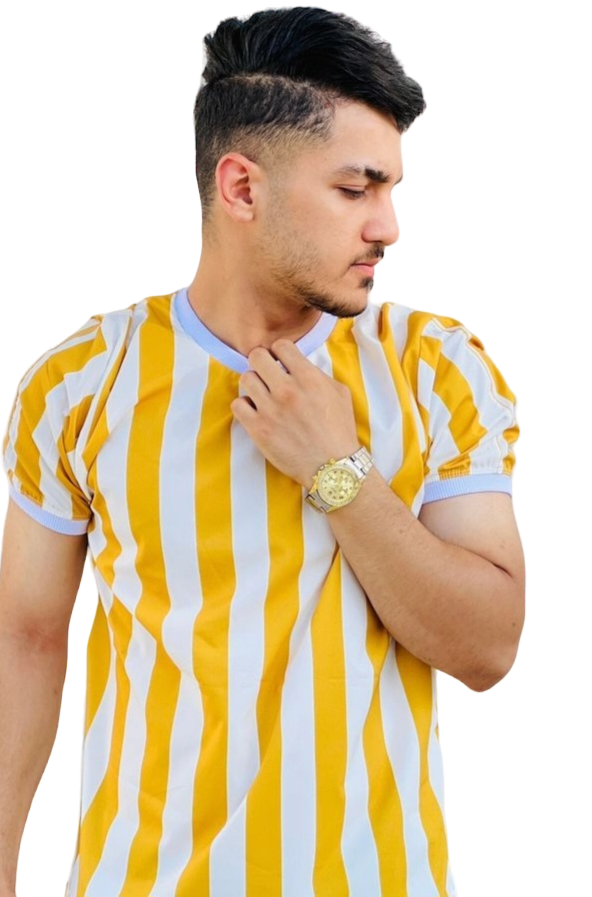 تیشرت زرد