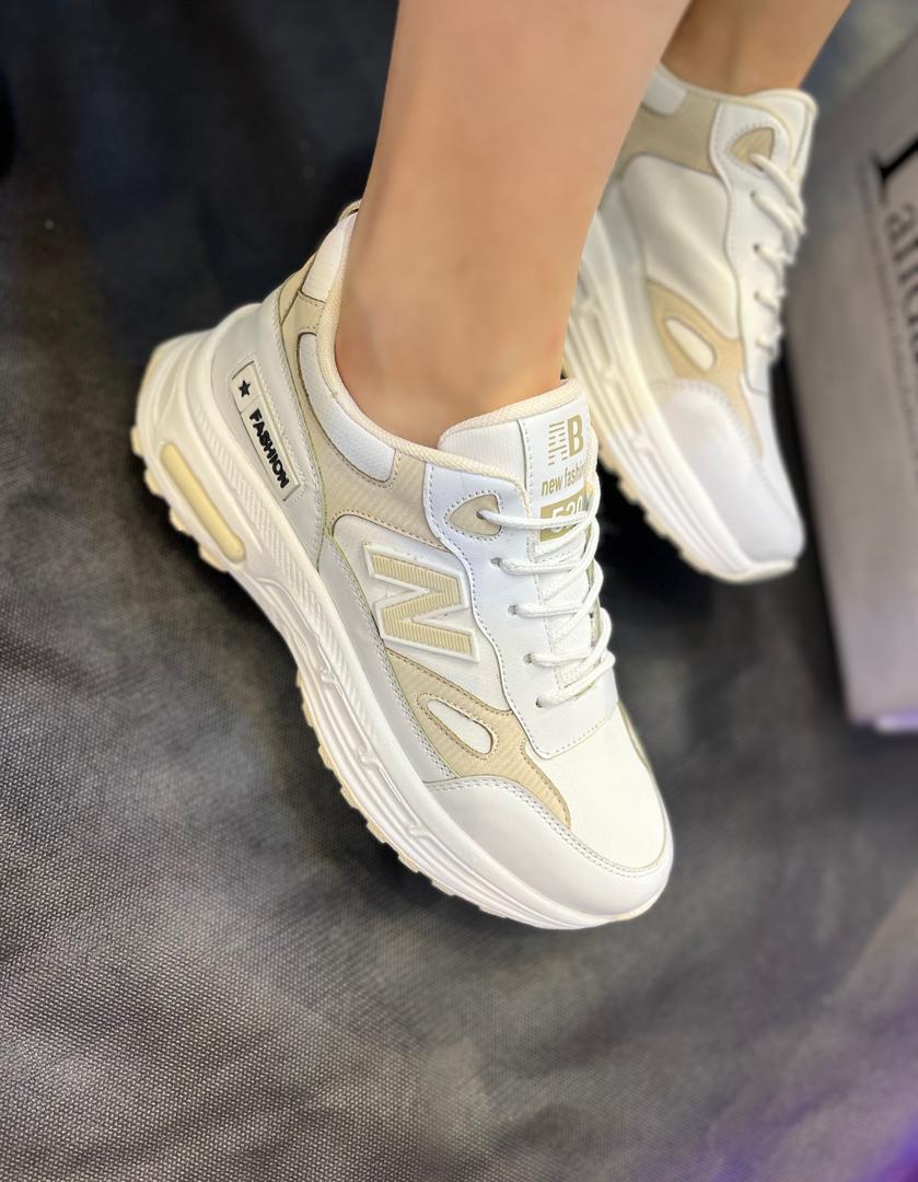 Women's New Balance 725 sports shoes کرمی
